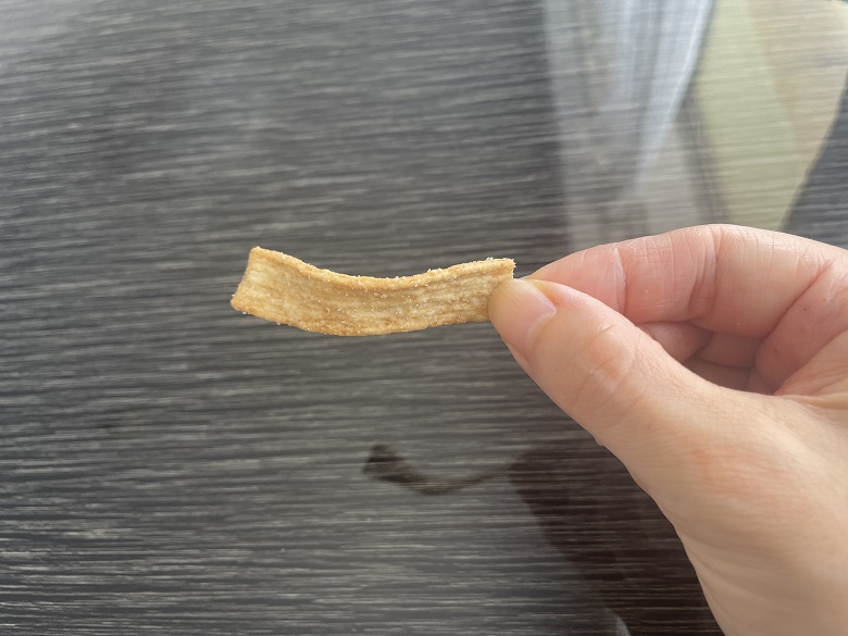 「素材市場いわしのスナック（ほんのり生姜香る、甘辛醤油味）」サイズ感
